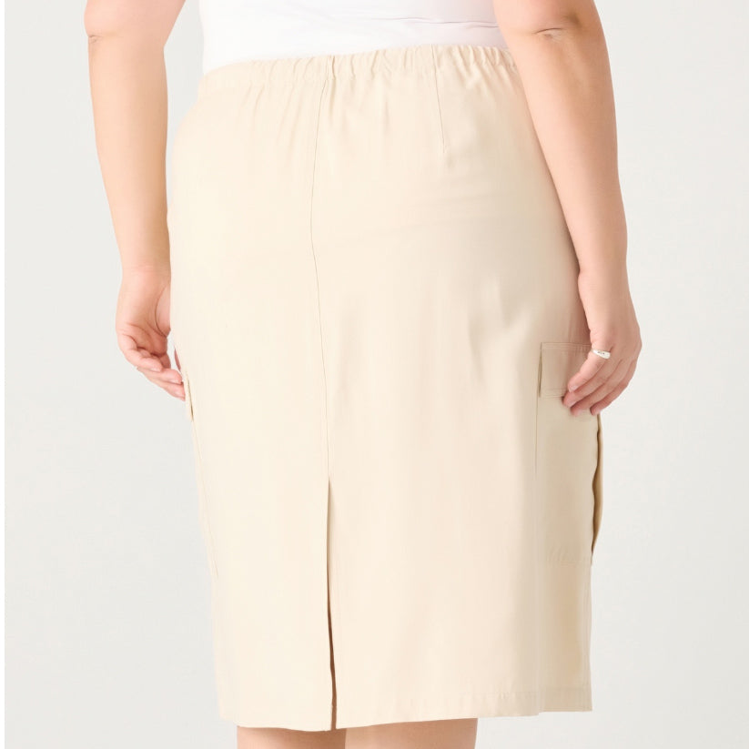 Dex cream coloured cargo skirt 