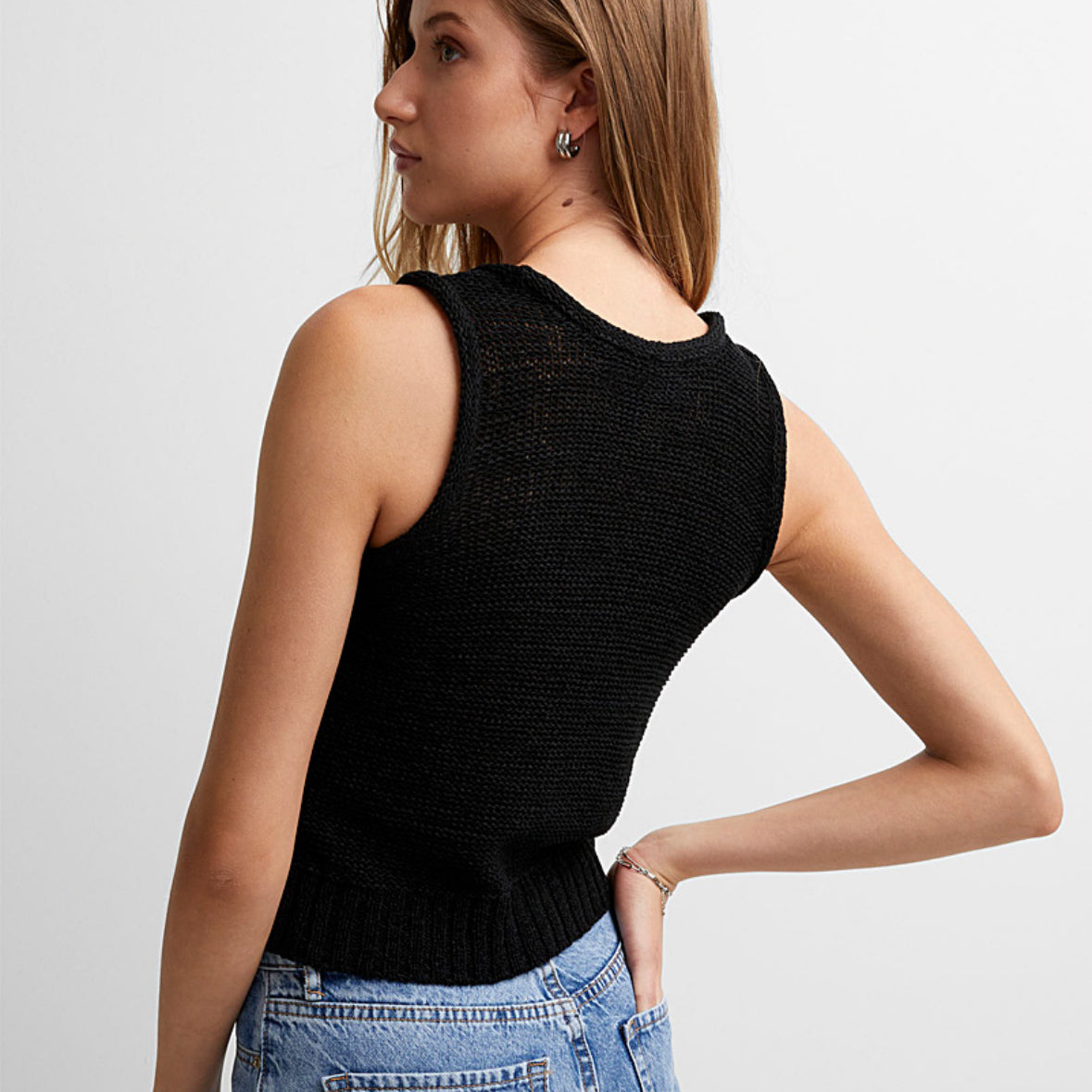 Comfortable black mesh knit tank top 