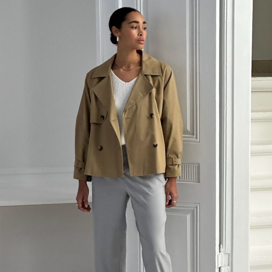 Trendy and comfortable soft cropped trench coat in the color kelp 