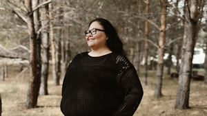 plus sized trendy and comfortable clothing in grande prairie woman wearing a fall sweater 